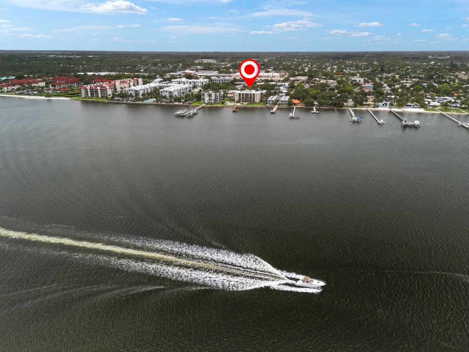 For Sale: $370,000 (2 beds, 2 baths, 1351 Square Feet)