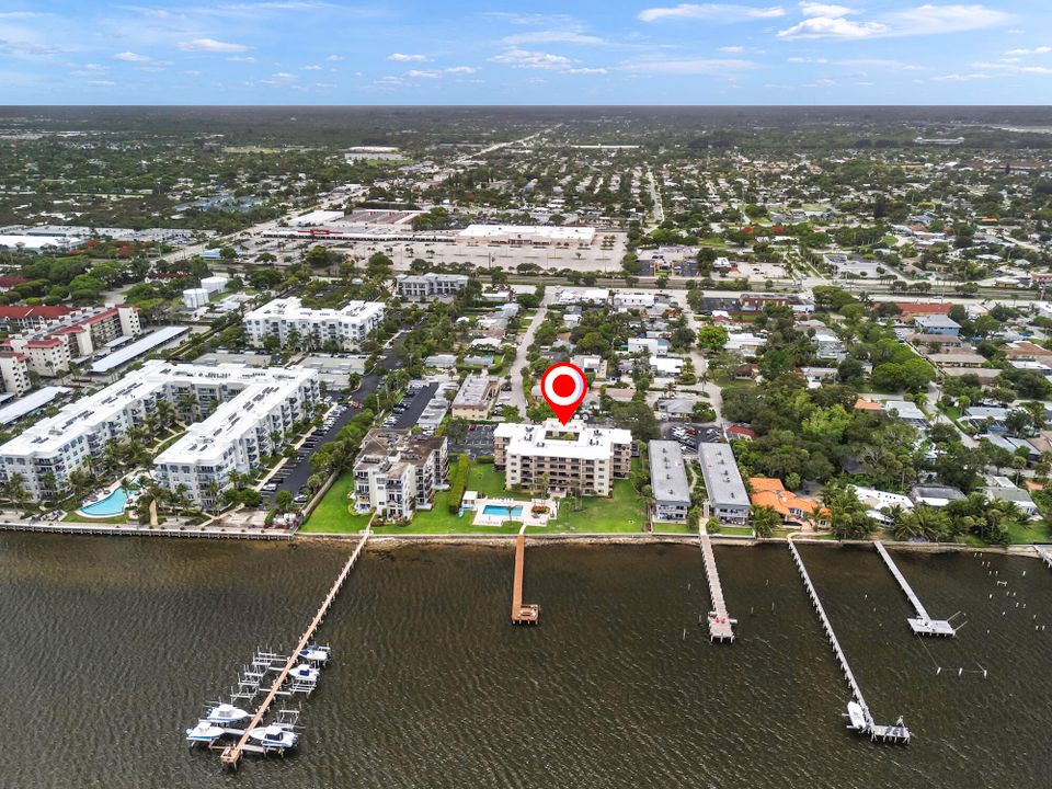 For Sale: $370,000 (2 beds, 2 baths, 1351 Square Feet)