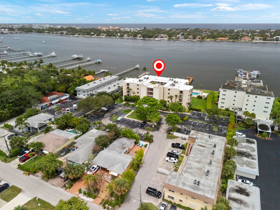 For Sale: $370,000 (2 beds, 2 baths, 1351 Square Feet)