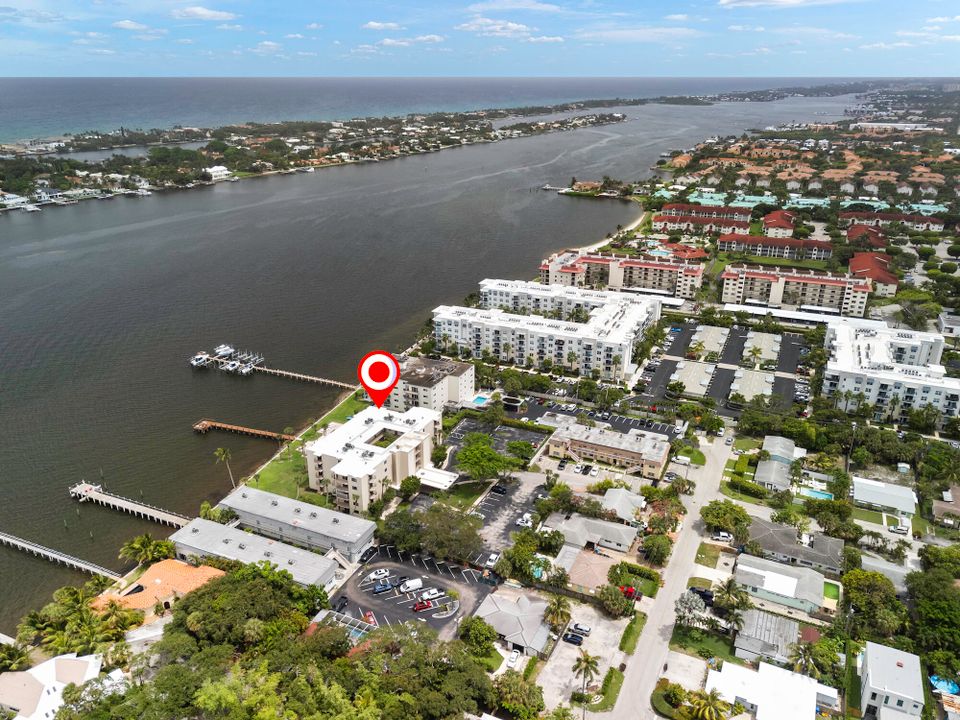 For Sale: $370,000 (2 beds, 2 baths, 1351 Square Feet)