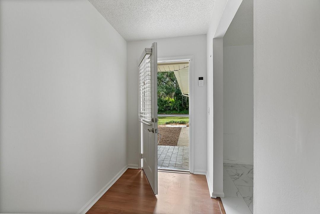 For Sale: $375,000 (4 beds, 2 baths, 1634 Square Feet)