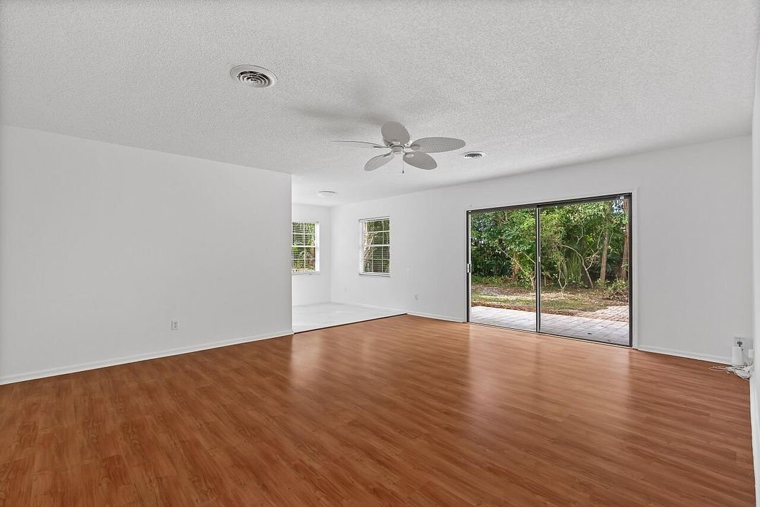 For Sale: $375,000 (4 beds, 2 baths, 1634 Square Feet)