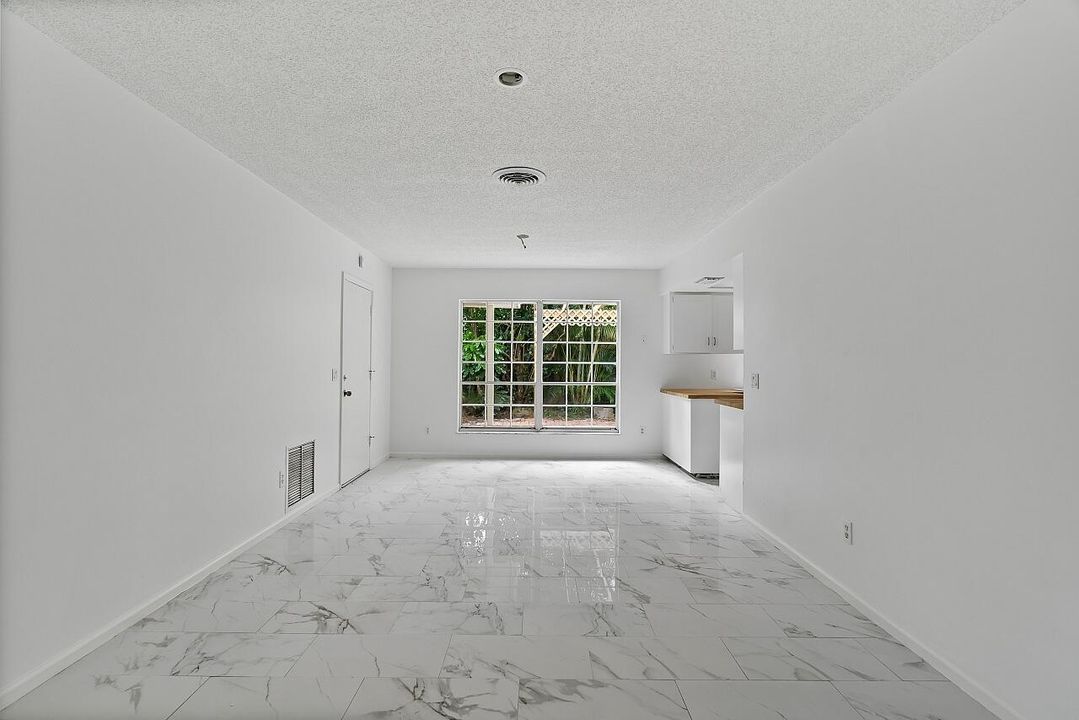 For Sale: $375,000 (4 beds, 2 baths, 1634 Square Feet)