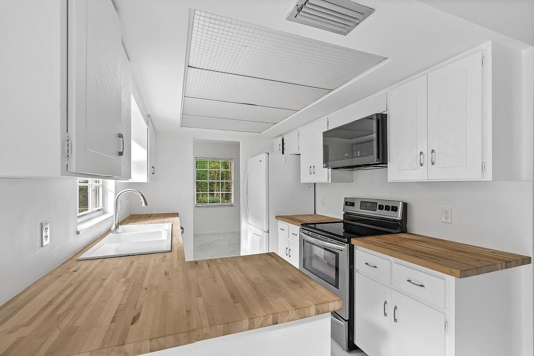 For Sale: $375,000 (4 beds, 2 baths, 1634 Square Feet)