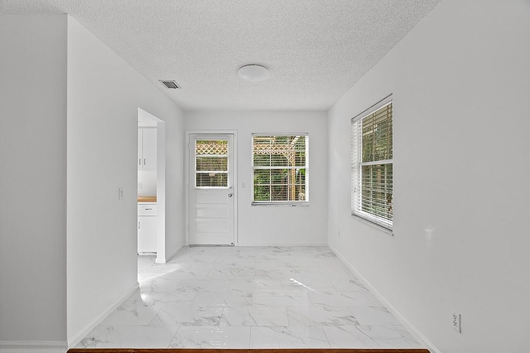 For Sale: $375,000 (4 beds, 2 baths, 1634 Square Feet)