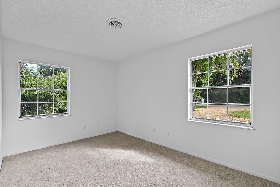 For Sale: $375,000 (4 beds, 2 baths, 1634 Square Feet)