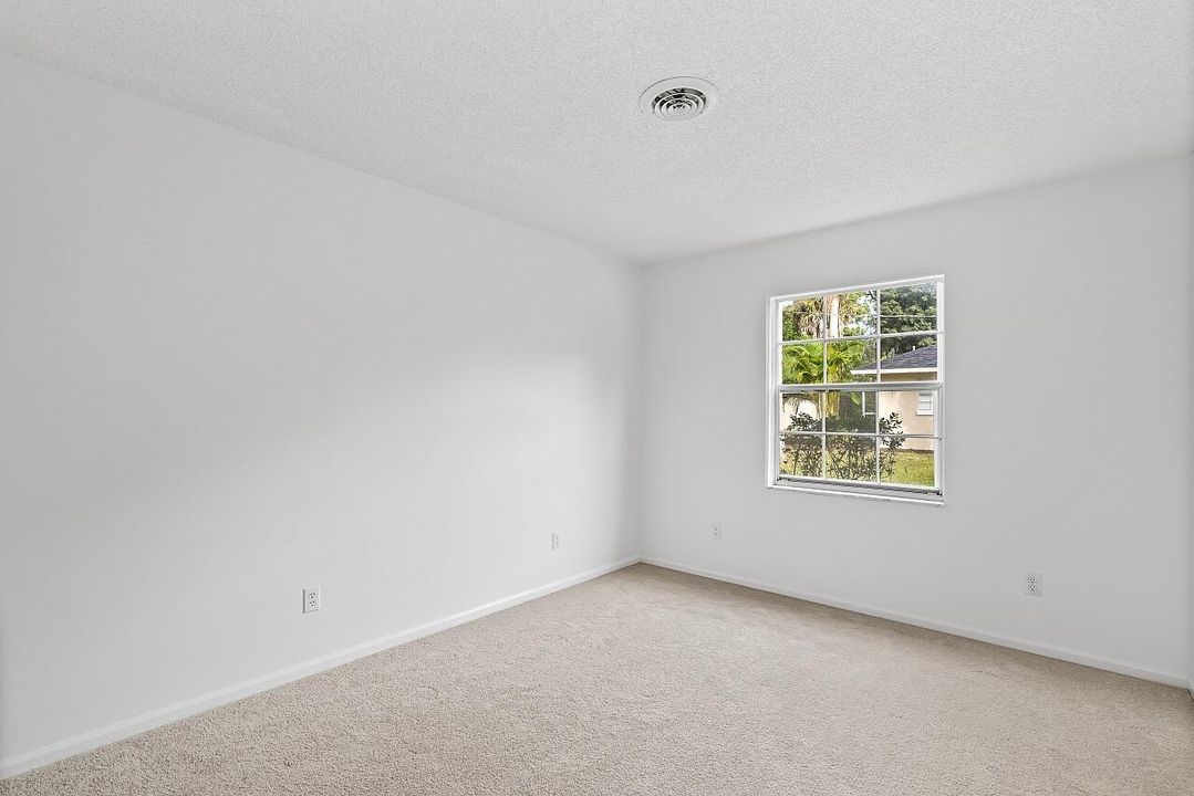 For Sale: $375,000 (4 beds, 2 baths, 1634 Square Feet)