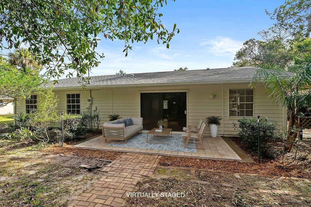 For Sale: $375,000 (4 beds, 2 baths, 1634 Square Feet)