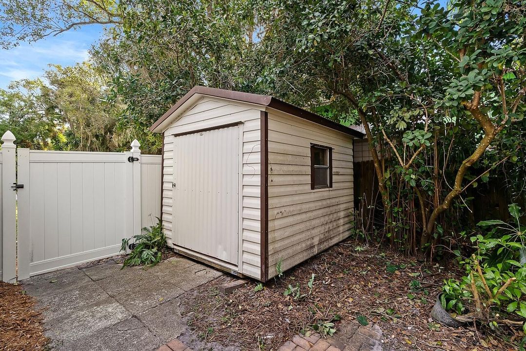 For Sale: $375,000 (4 beds, 2 baths, 1634 Square Feet)