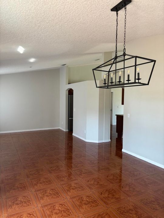 For Rent: $2,450 (3 beds, 2 baths, 1656 Square Feet)