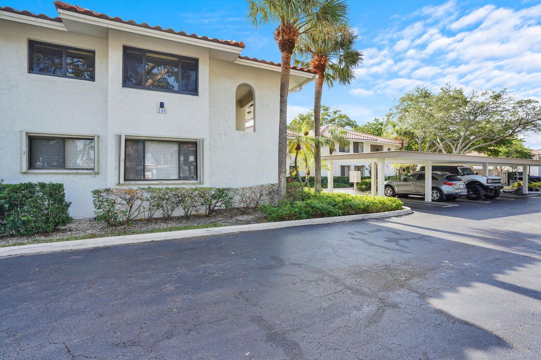 For Sale: $345,000 (2 beds, 2 baths, 1135 Square Feet)