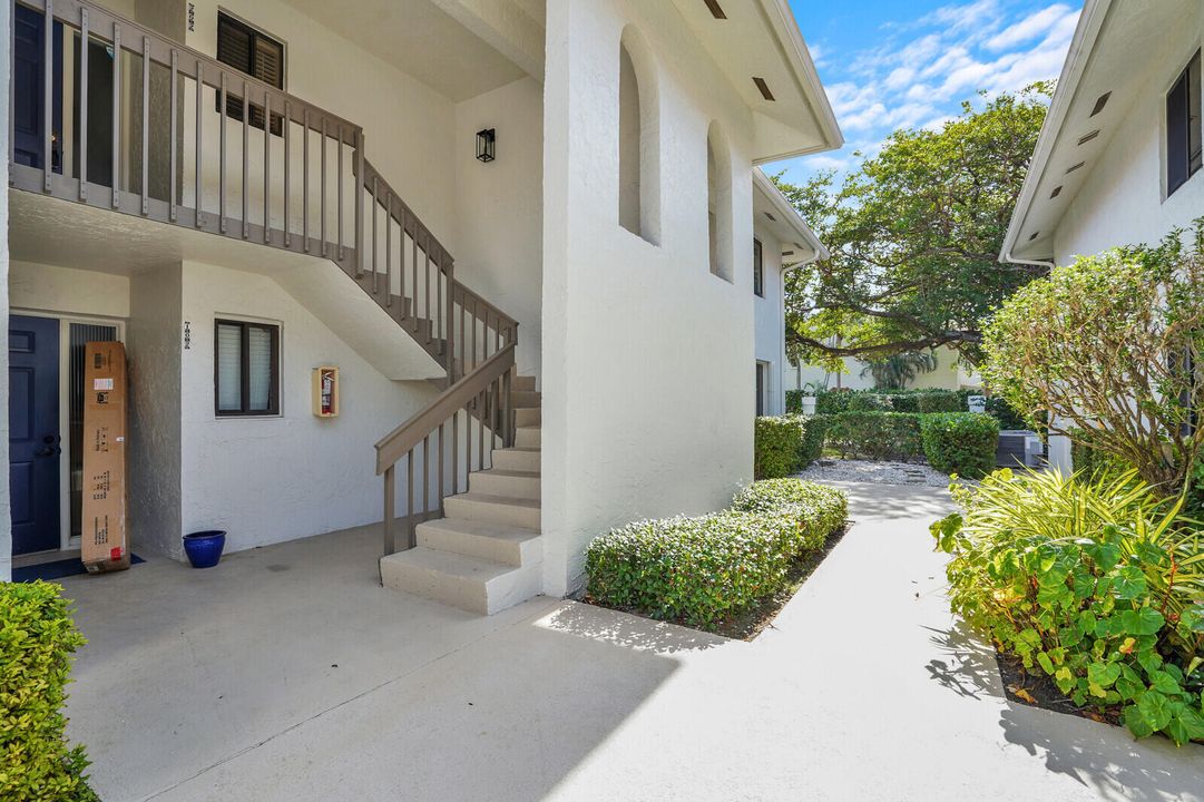 For Sale: $345,000 (2 beds, 2 baths, 1135 Square Feet)