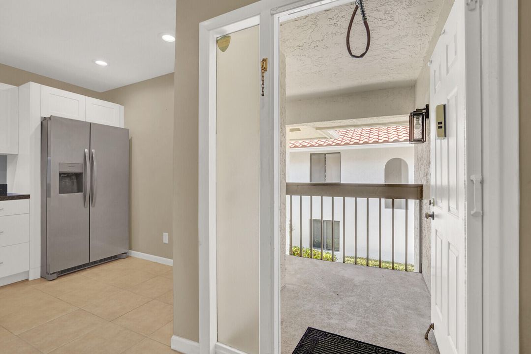 For Sale: $345,000 (2 beds, 2 baths, 1135 Square Feet)