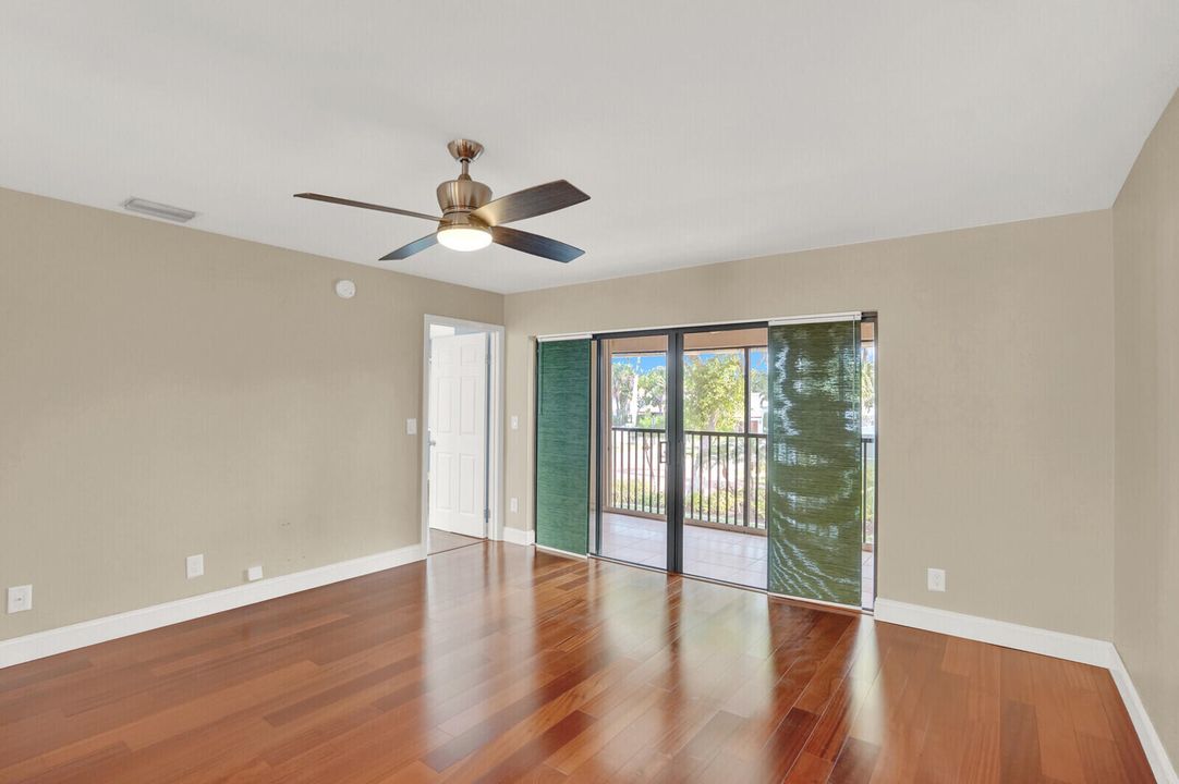 For Sale: $345,000 (2 beds, 2 baths, 1135 Square Feet)