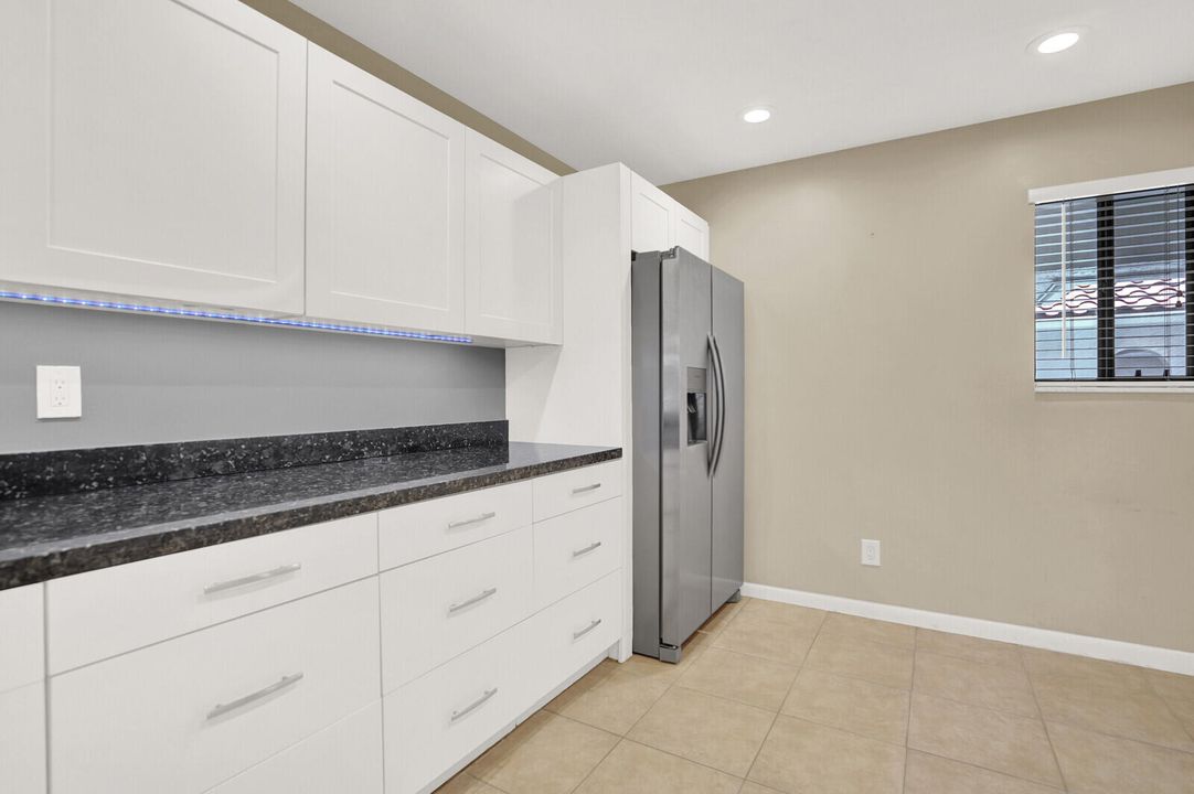 For Sale: $345,000 (2 beds, 2 baths, 1135 Square Feet)