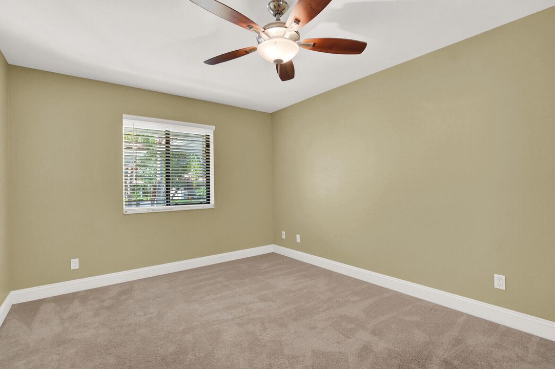 For Sale: $345,000 (2 beds, 2 baths, 1135 Square Feet)