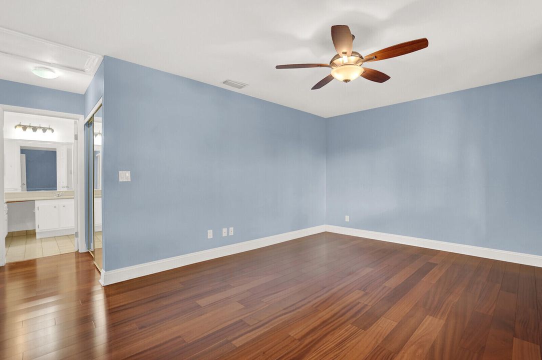 For Sale: $345,000 (2 beds, 2 baths, 1135 Square Feet)