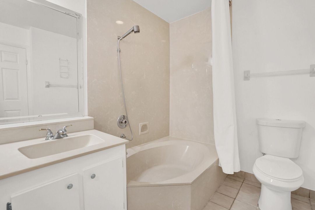 For Sale: $345,000 (2 beds, 2 baths, 1135 Square Feet)