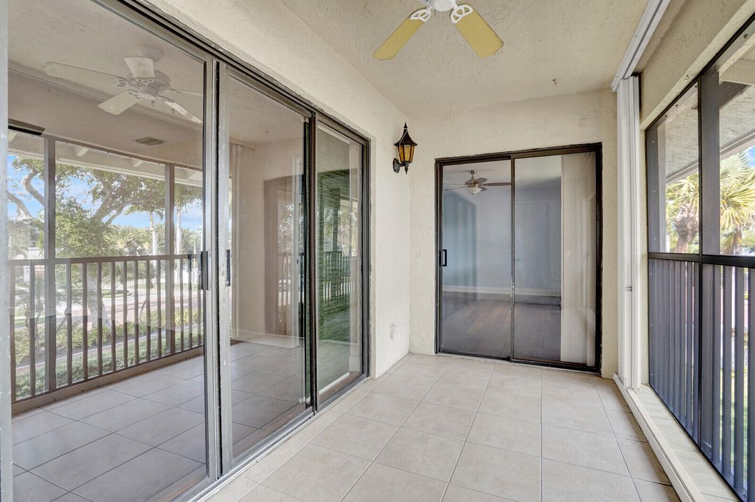 For Sale: $345,000 (2 beds, 2 baths, 1135 Square Feet)