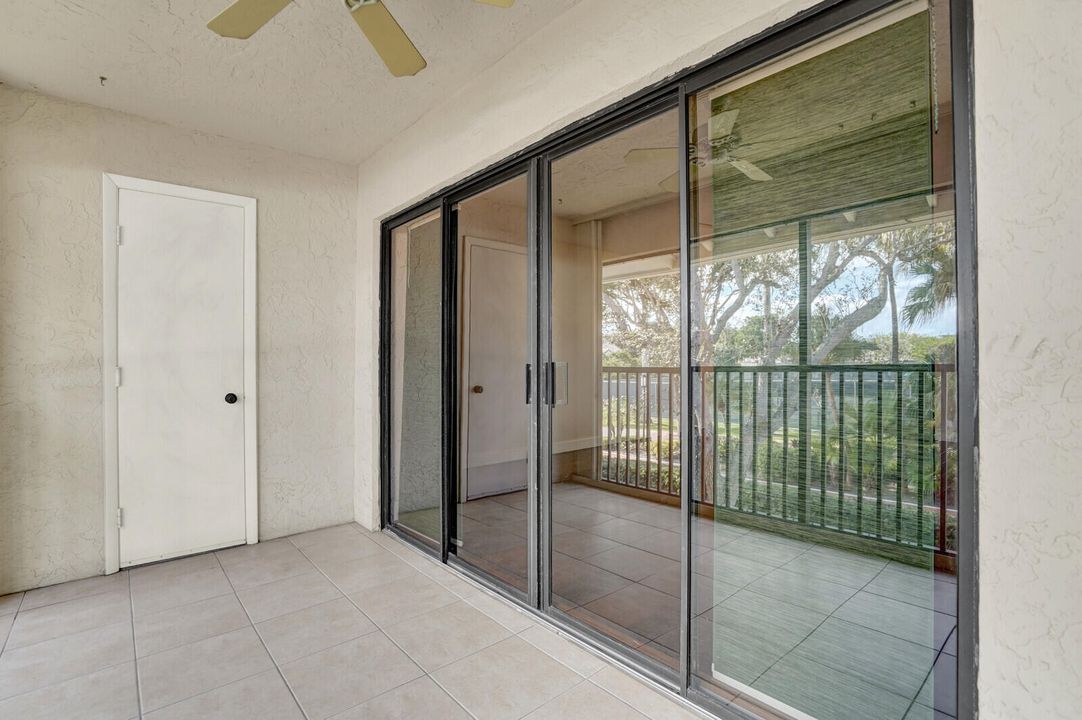 For Sale: $345,000 (2 beds, 2 baths, 1135 Square Feet)