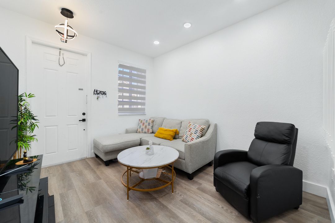 For Sale: $440,000 (4 beds, 2 baths, 1716 Square Feet)