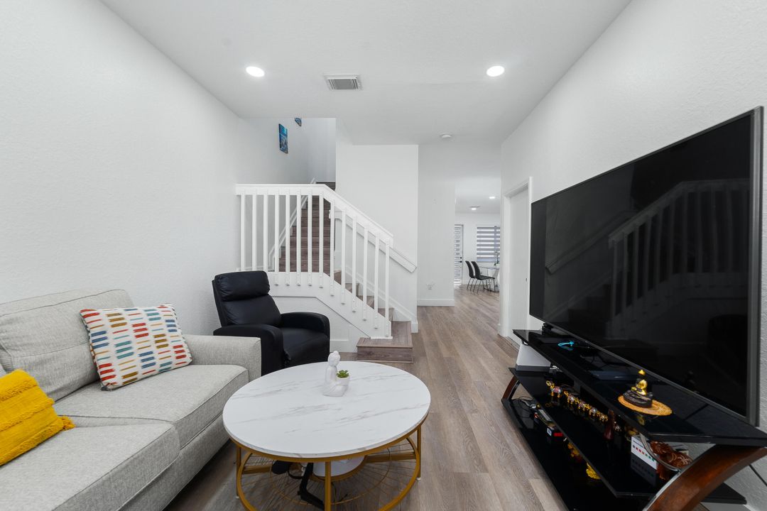 For Sale: $440,000 (4 beds, 2 baths, 1716 Square Feet)