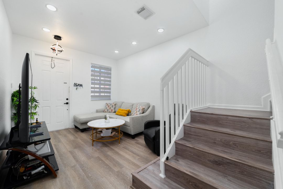 For Sale: $440,000 (4 beds, 2 baths, 1716 Square Feet)