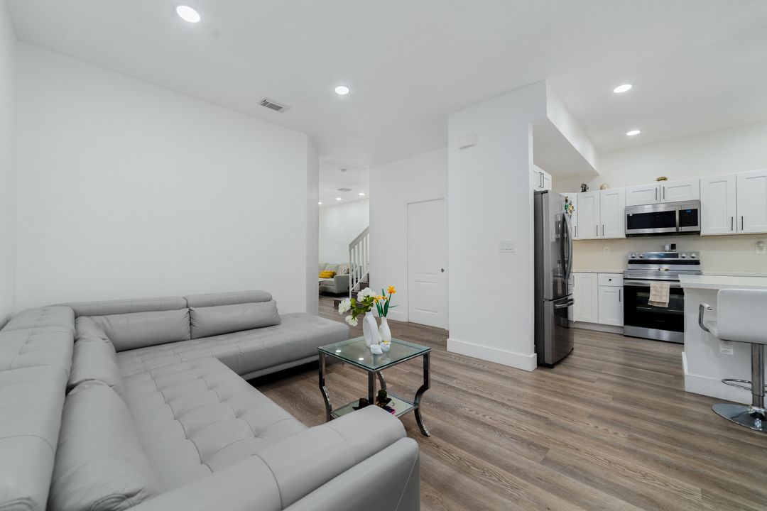 For Sale: $440,000 (4 beds, 2 baths, 1716 Square Feet)