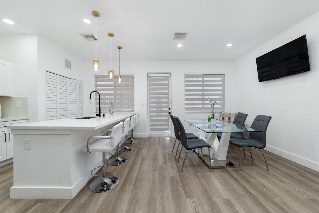 For Sale: $440,000 (4 beds, 2 baths, 1716 Square Feet)