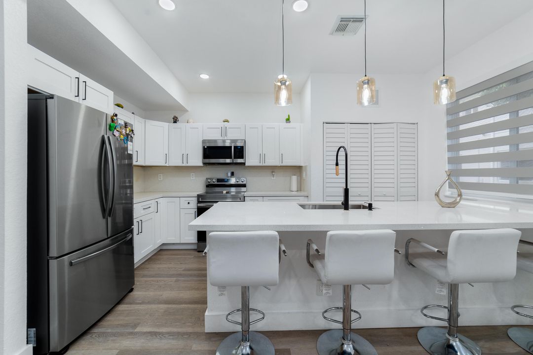 For Sale: $440,000 (4 beds, 2 baths, 1716 Square Feet)