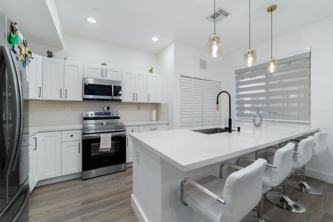 For Sale: $440,000 (4 beds, 2 baths, 1716 Square Feet)