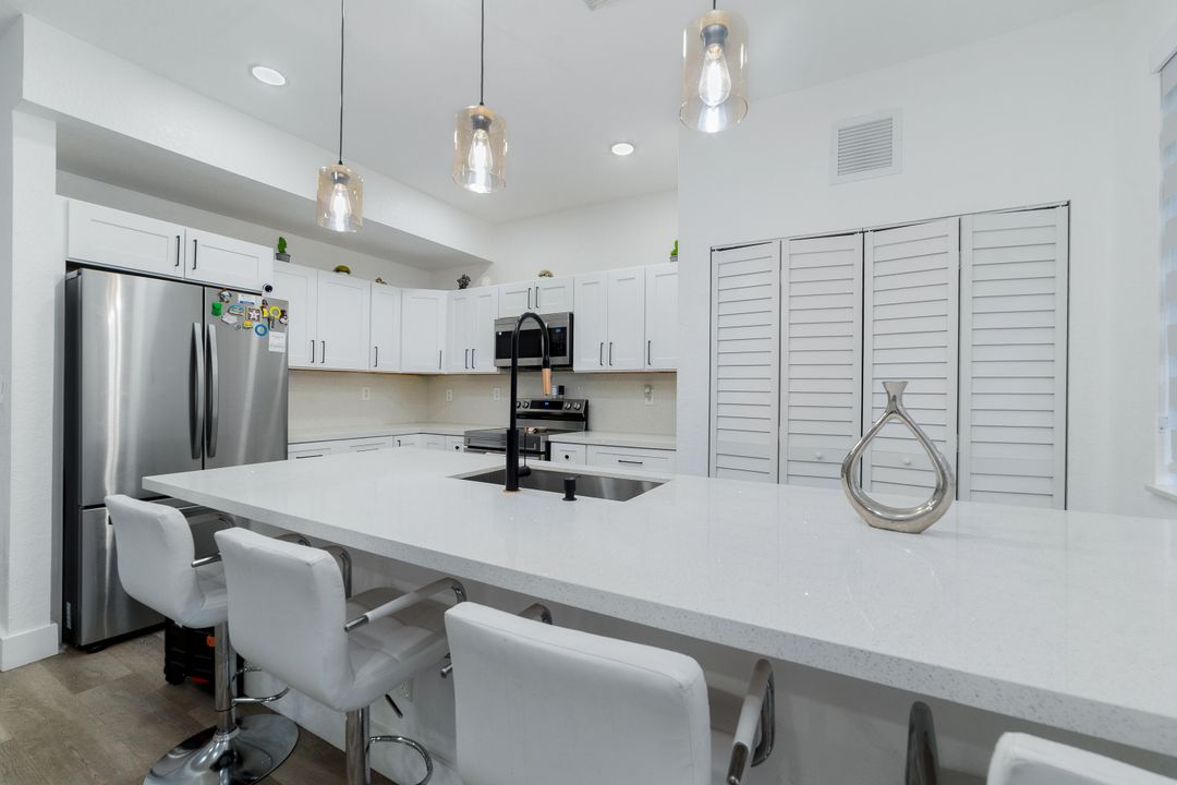 For Sale: $440,000 (4 beds, 2 baths, 1716 Square Feet)