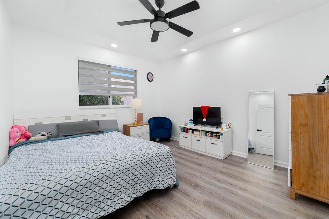 For Sale: $440,000 (4 beds, 2 baths, 1716 Square Feet)