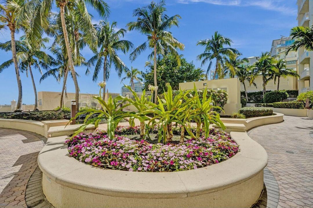 待售: $349,999 (1 贝兹, 1 浴室, 805 平方英尺)