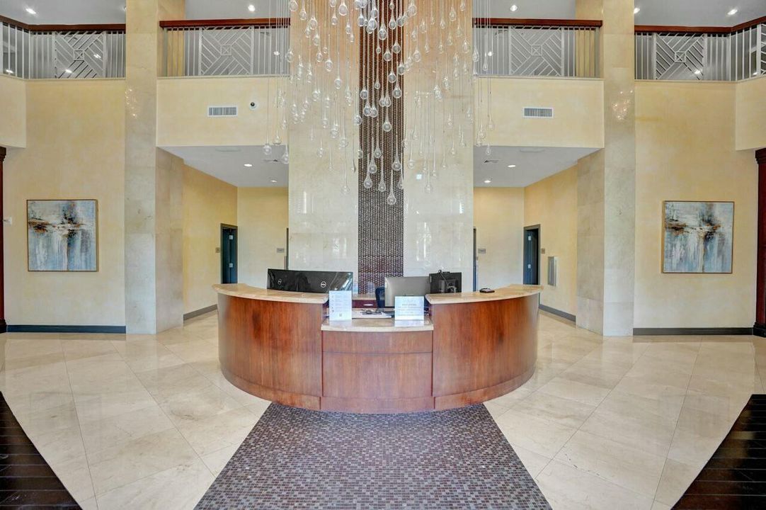 待售: $349,999 (1 贝兹, 1 浴室, 805 平方英尺)