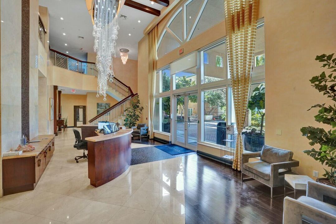 待售: $349,999 (1 贝兹, 1 浴室, 805 平方英尺)