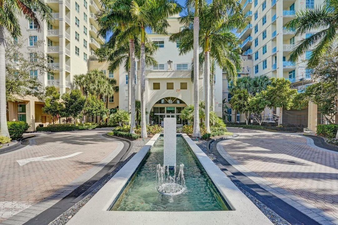 待售: $349,999 (1 贝兹, 1 浴室, 805 平方英尺)