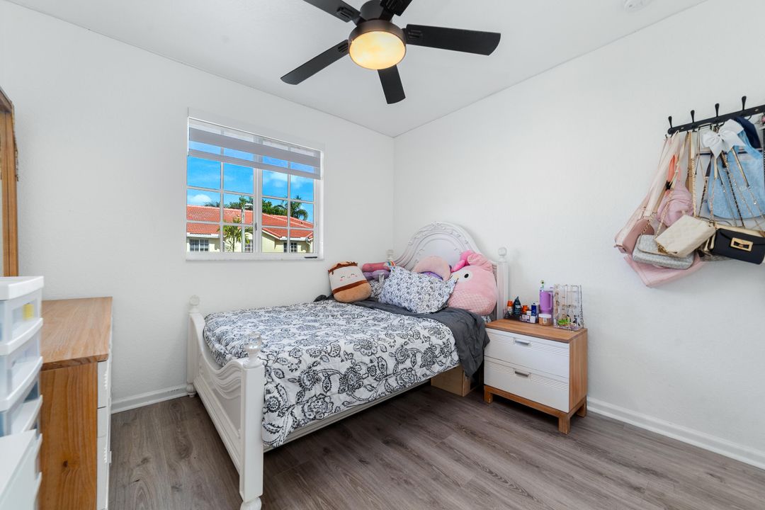 For Sale: $440,000 (4 beds, 2 baths, 1716 Square Feet)