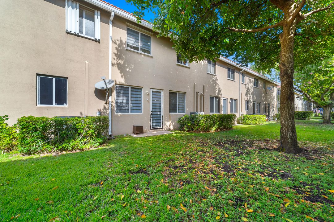 For Sale: $440,000 (4 beds, 2 baths, 1716 Square Feet)