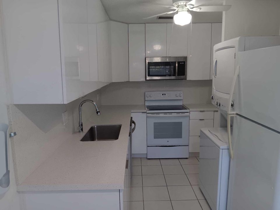 For Rent: $2,000 (2 beds, 2 baths, 1332 Square Feet)