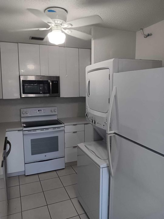 For Rent: $2,000 (2 beds, 2 baths, 1332 Square Feet)