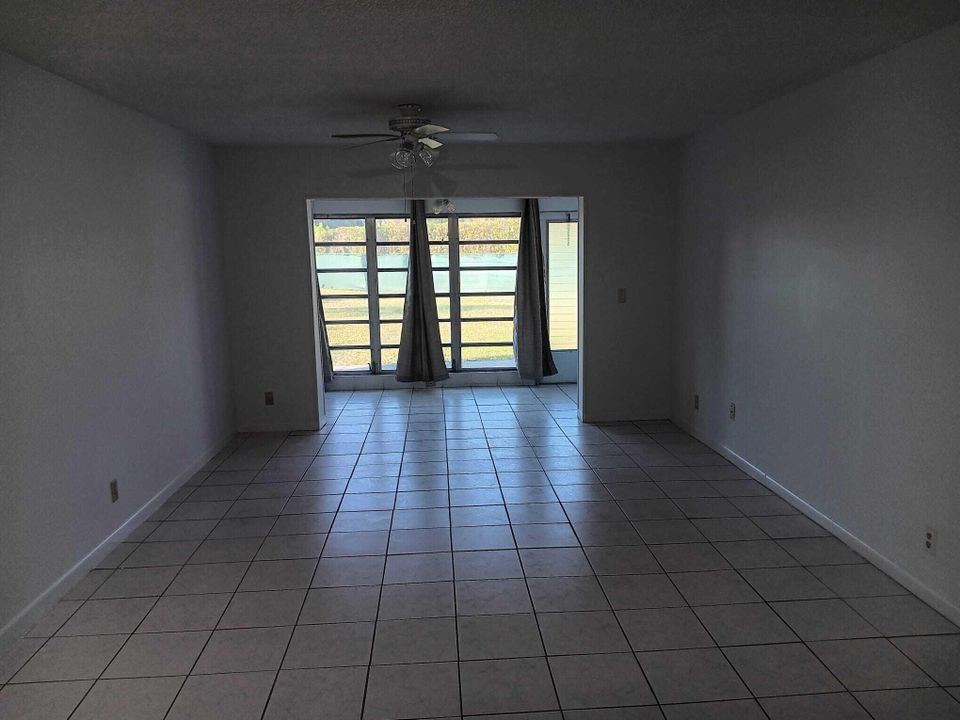 For Rent: $2,000 (2 beds, 2 baths, 1332 Square Feet)