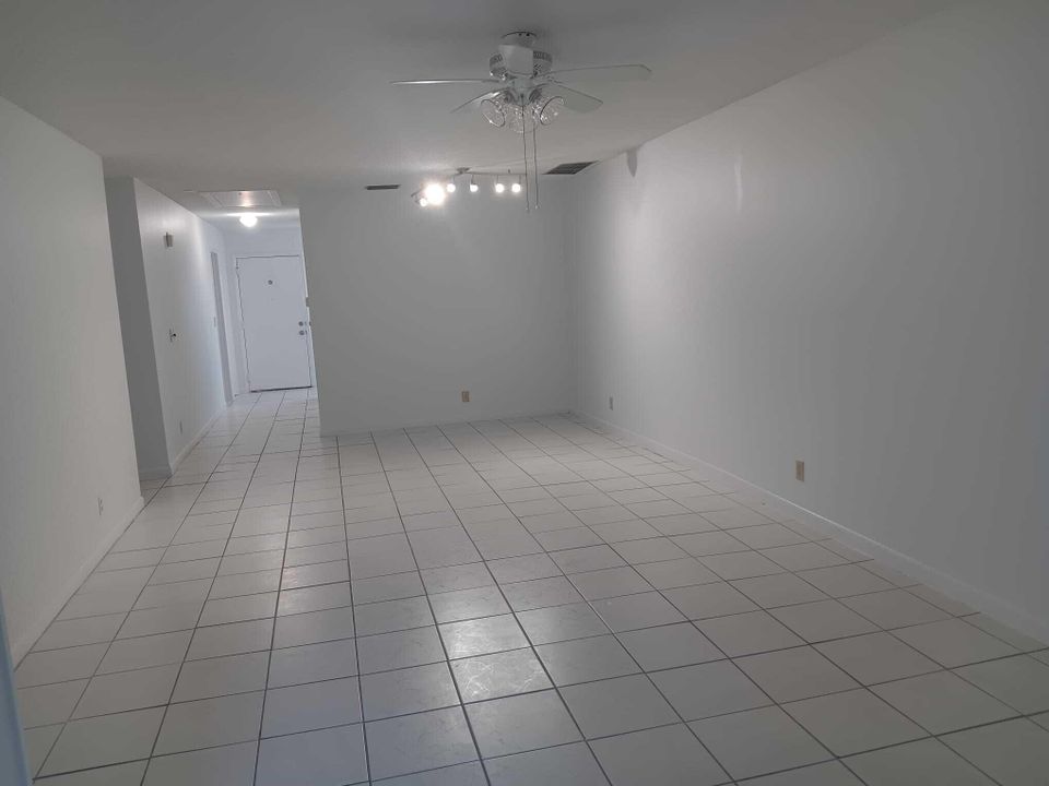 For Rent: $2,000 (2 beds, 2 baths, 1332 Square Feet)