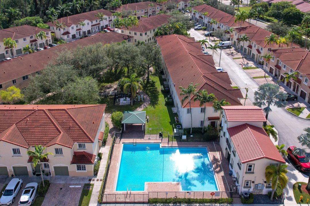 For Sale: $440,000 (4 beds, 2 baths, 1716 Square Feet)