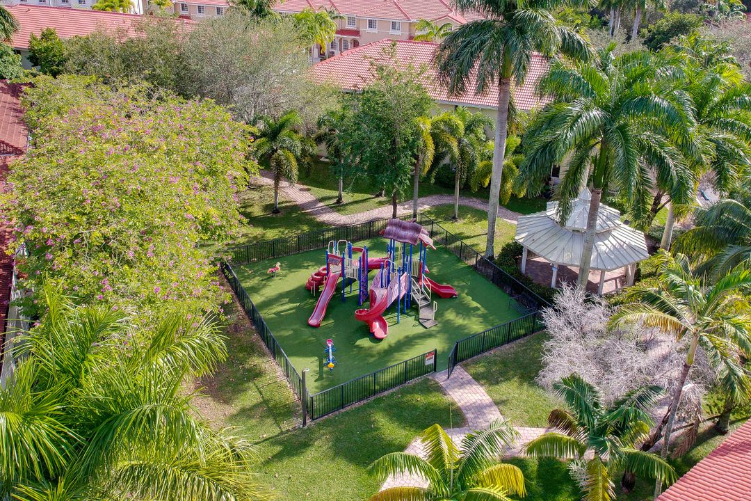 For Sale: $440,000 (4 beds, 2 baths, 1716 Square Feet)