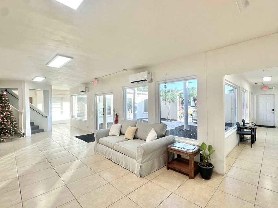 For Sale: $1,500 (0 beds, 0 baths, 700 Square Feet)