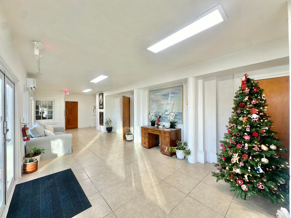 For Sale: $1,500 (0 beds, 0 baths, 700 Square Feet)