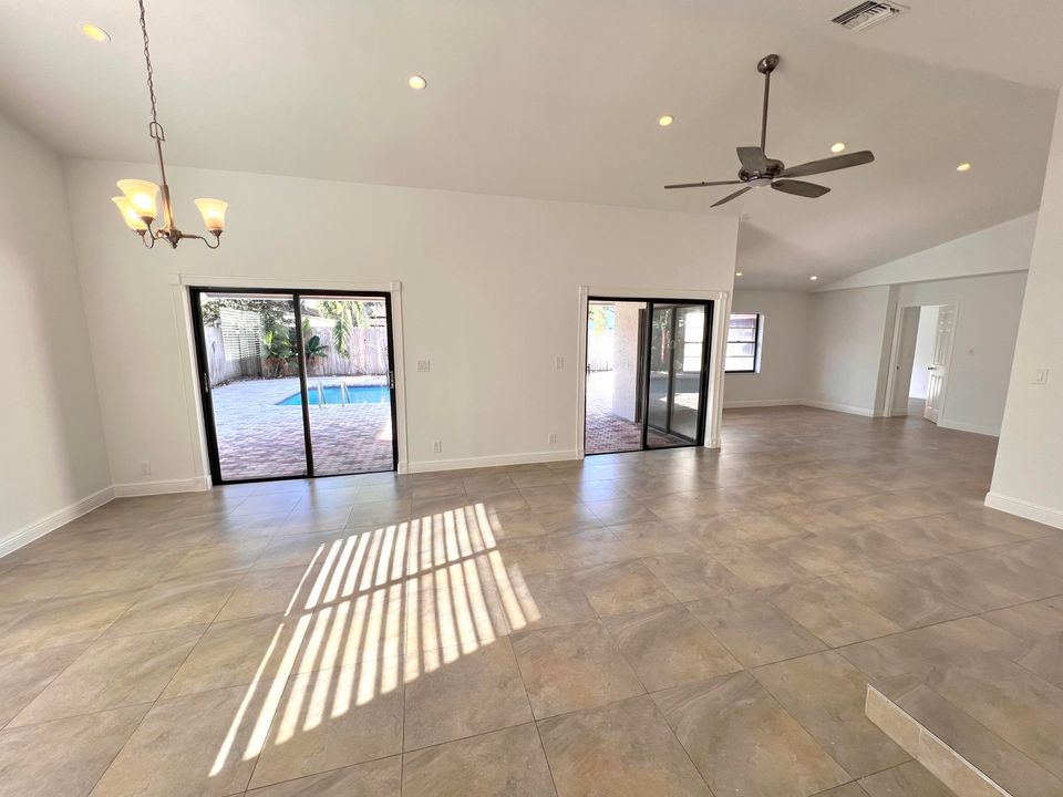 For Sale: $630,000 (3 beds, 2 baths, 1672 Square Feet)