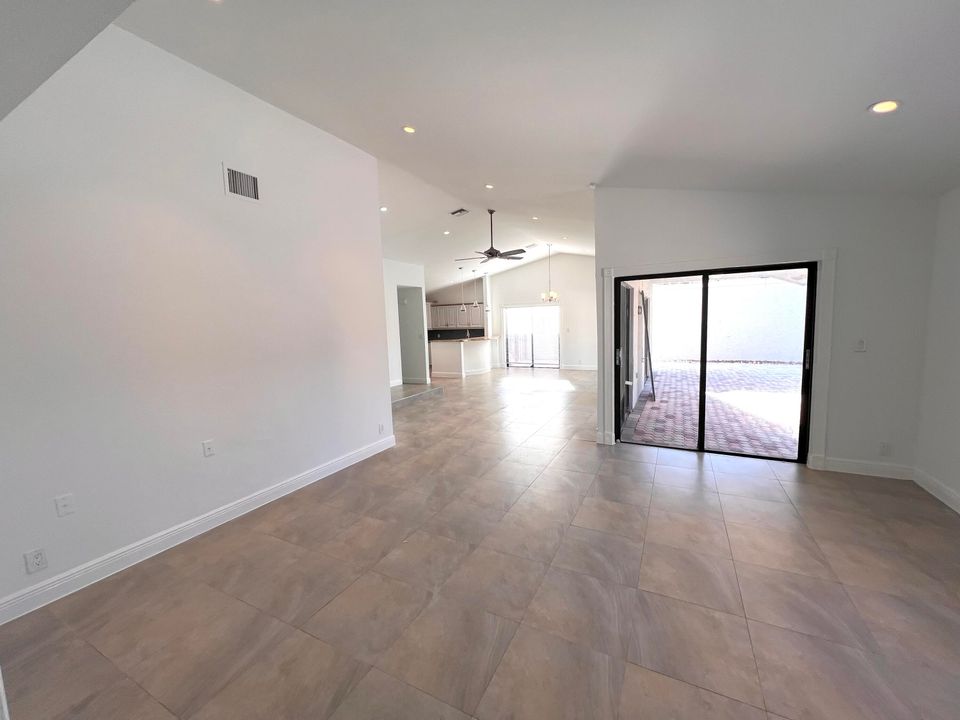 For Sale: $630,000 (3 beds, 2 baths, 1672 Square Feet)