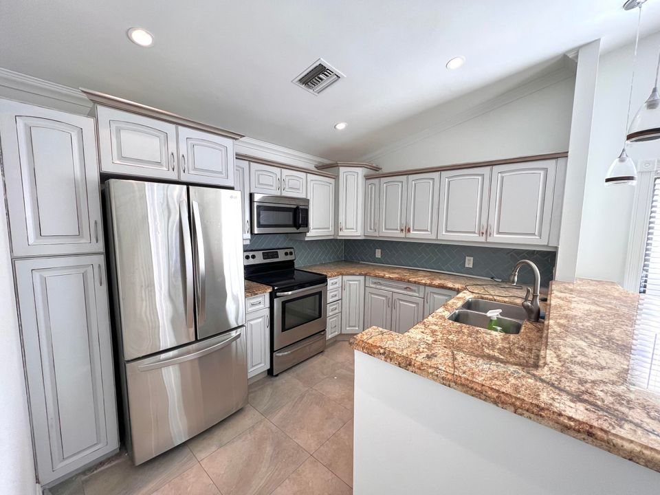 For Sale: $630,000 (3 beds, 2 baths, 1672 Square Feet)